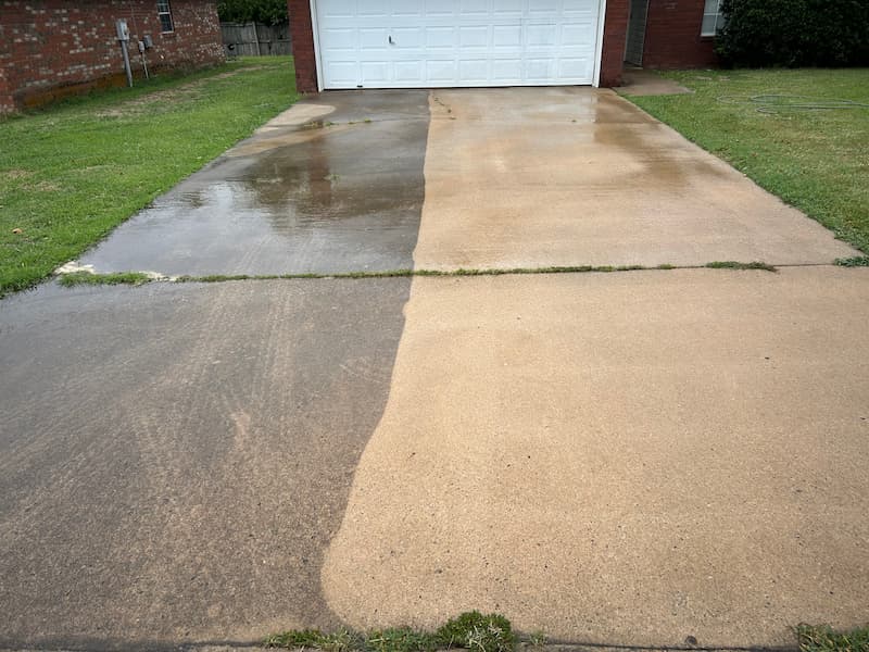 House Wash and concrete cleaning in Fayetteville, AR